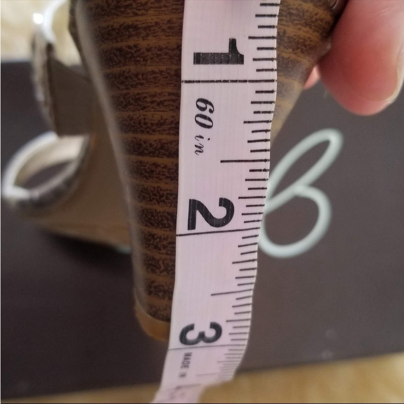 VINTAGE Jessica Dawson Gold Faux Snakeskin Sandal Heels 8 - Picture 11 of 13